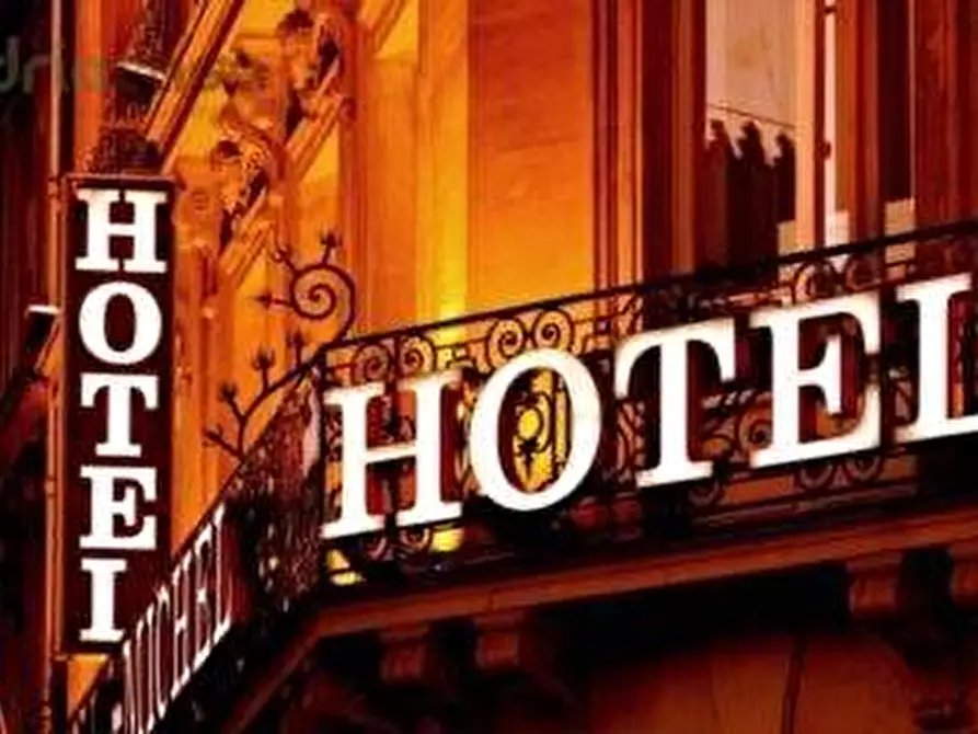 locale commerciale in vendita a Cattolica