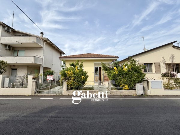 casa indipendente in vendita a Cattolica