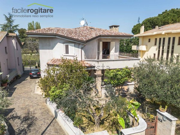 casa indipendente in vendita a Cattolica
