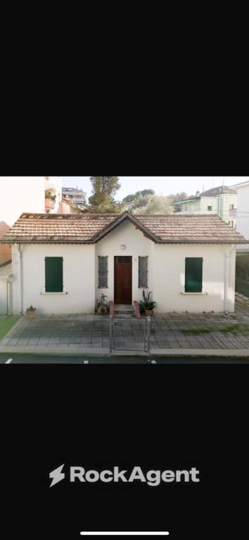 casa indipendente in vendita a Cattolica