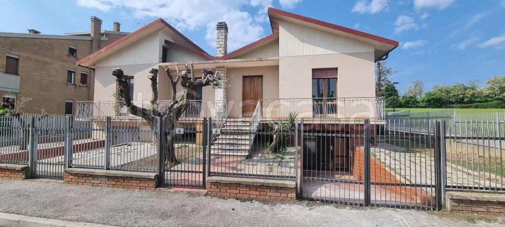 casa indipendente in vendita a Cattolica