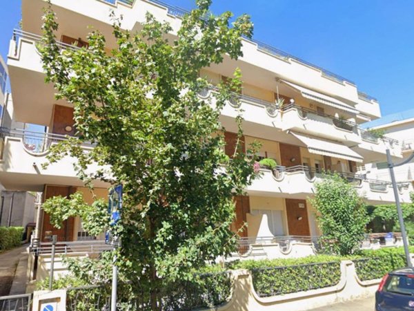 locale commerciale in vendita a Cattolica