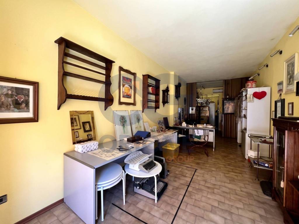 negozio in vendita a Cattolica