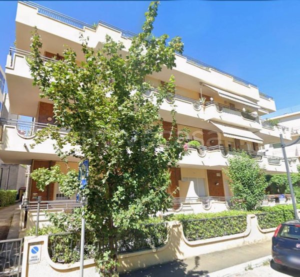locale commerciale in vendita a Cattolica