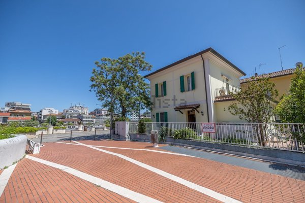 casa indipendente in vendita a Cattolica
