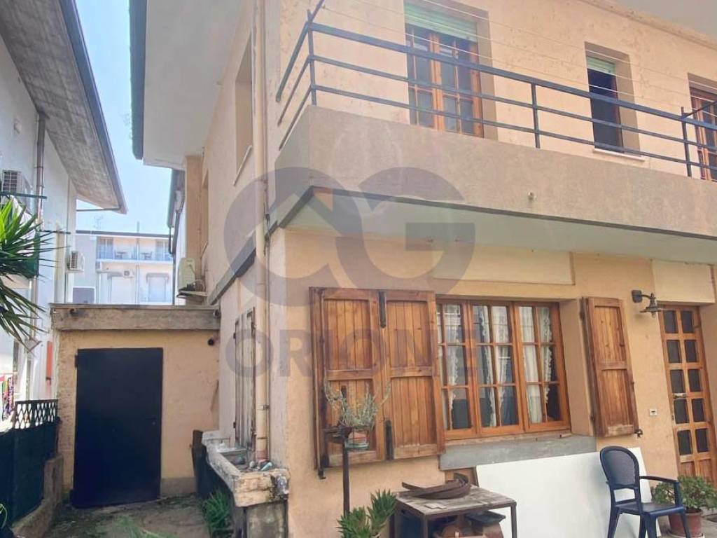 casa indipendente in vendita a Cattolica