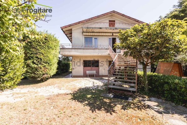 casa indipendente in vendita a Cattolica