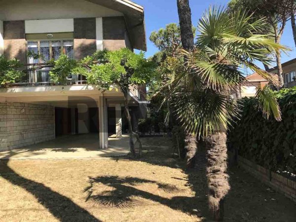 casa indipendente in vendita a Cattolica
