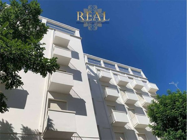 intera palazzina in vendita a Cattolica