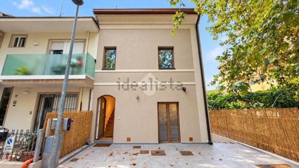 casa indipendente in vendita a Cattolica