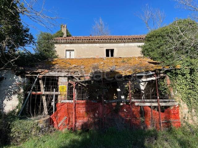 casa indipendente in vendita a Coriano in zona Sant'Andrea in Besanigo