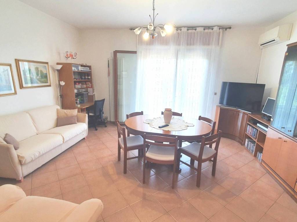 appartamento in vendita a Coriano in zona Sant'Andrea in Besanigo