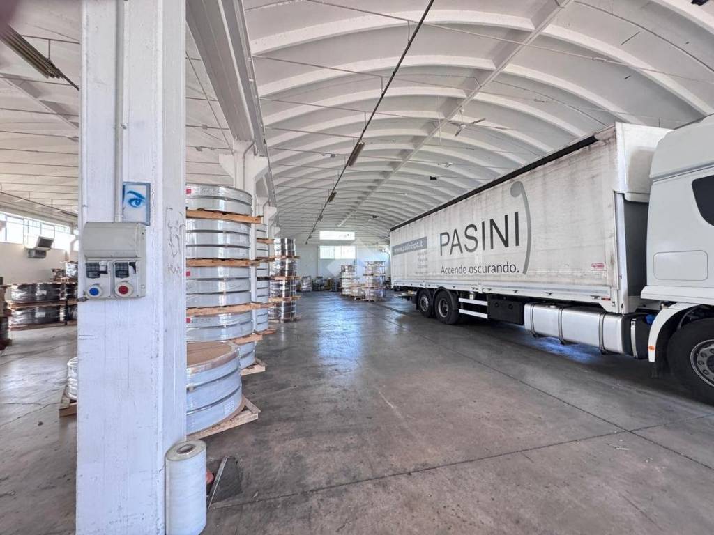 locale commerciale in vendita a Coriano in zona Cerasolo