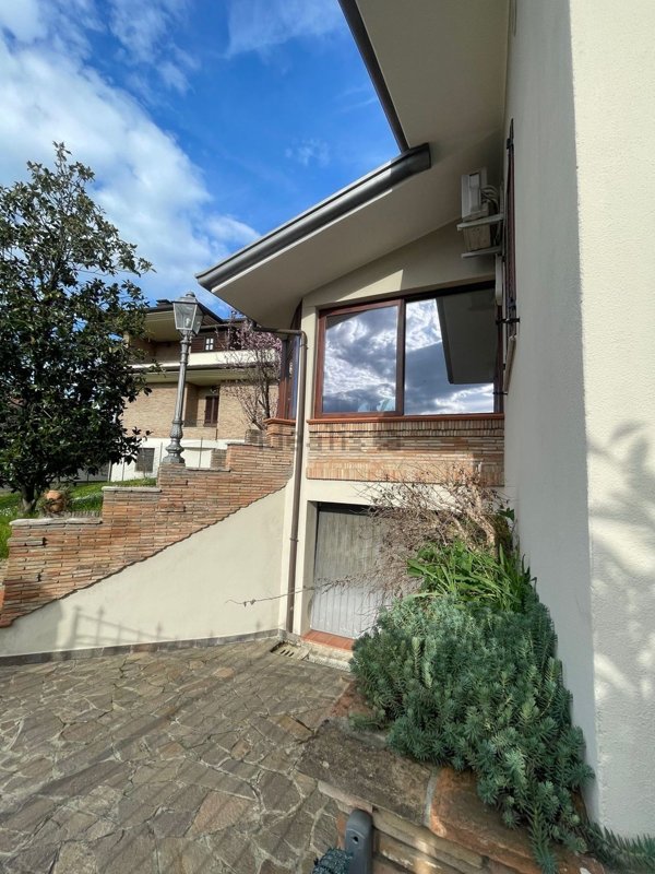 casa indipendente in vendita a Coriano in zona Cerasolo