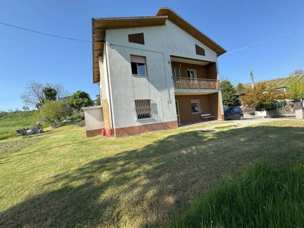 casa indipendente in vendita a Coriano in zona Ospedaletto
