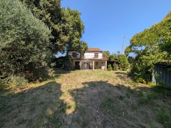 casa indipendente in vendita a Coriano in zona Sant'Andrea in Besanigo