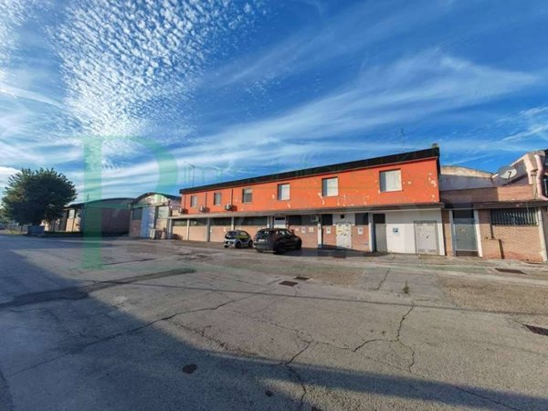 capannone in vendita a Coriano in zona Cerasolo