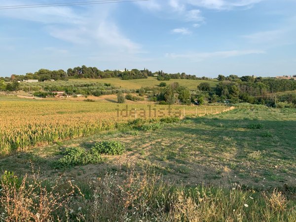 ufficio in vendita a Coriano in zona Sant'Andrea in Besanigo