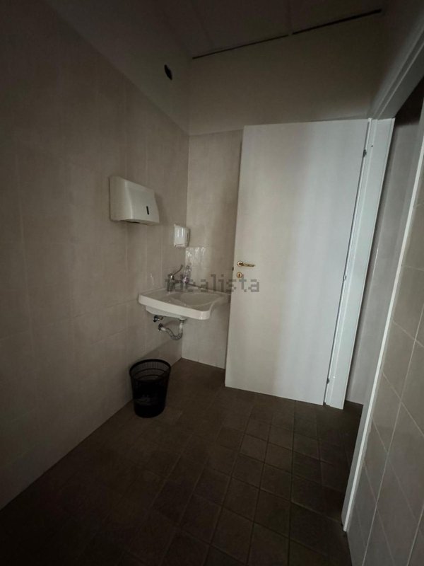 locale commerciale in vendita a Coriano