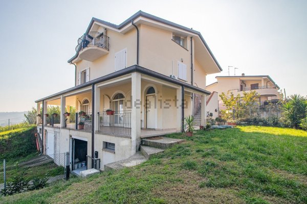 casa indipendente in vendita a Coriano