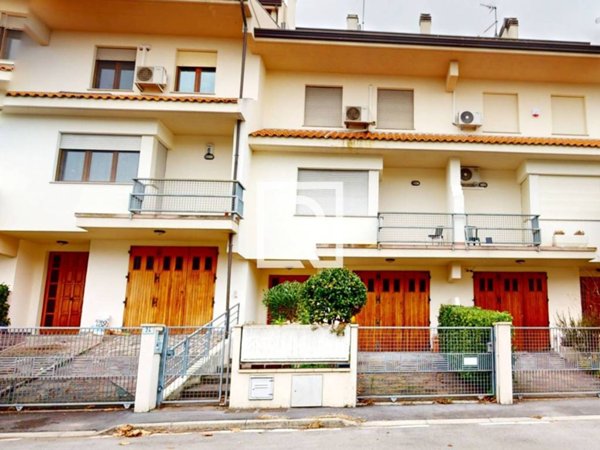 casa indipendente in vendita a Coriano in zona Cerasolo