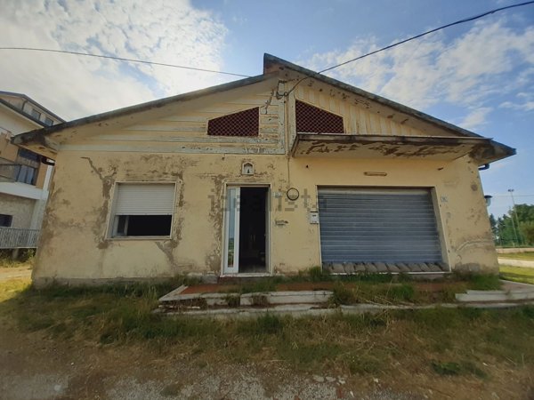 casa indipendente in vendita a Coriano in zona Sant'Andrea in Besanigo