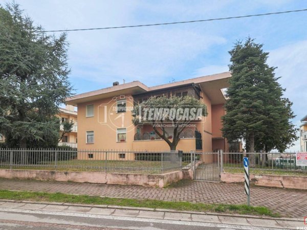 appartamento in vendita a Coriano in zona Sant'Andrea in Besanigo