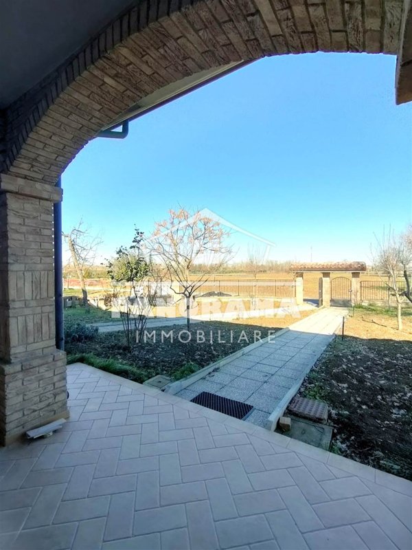 casa indipendente in vendita a Coriano in zona Sant'Andrea in Besanigo