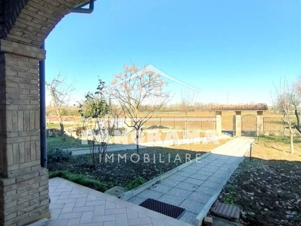 casa indipendente in vendita a Coriano in zona Sant'Andrea in Besanigo