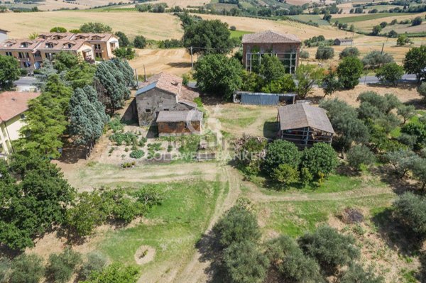 quadrivano in vendita a Coriano