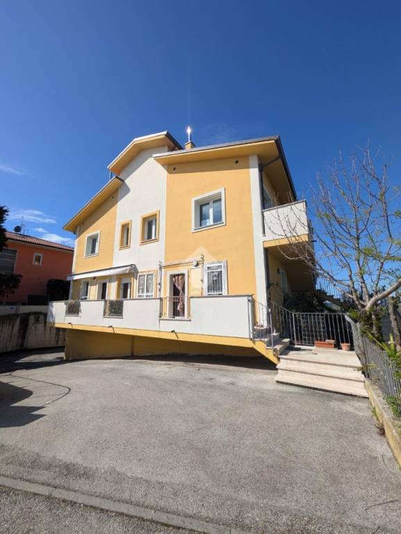 appartamento in vendita a Coriano in zona Cerasolo