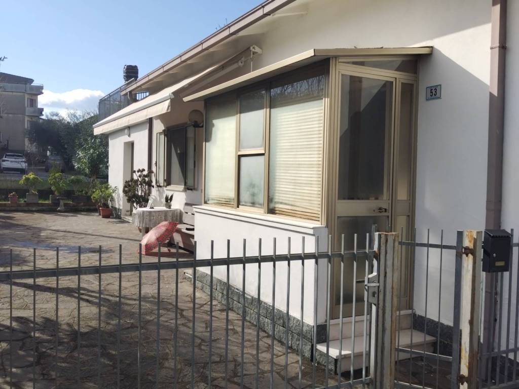 casa indipendente in vendita a Coriano in zona Sant'Andrea in Besanigo