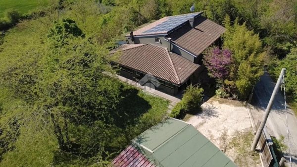 casa indipendente in vendita a Coriano in zona Cerasolo