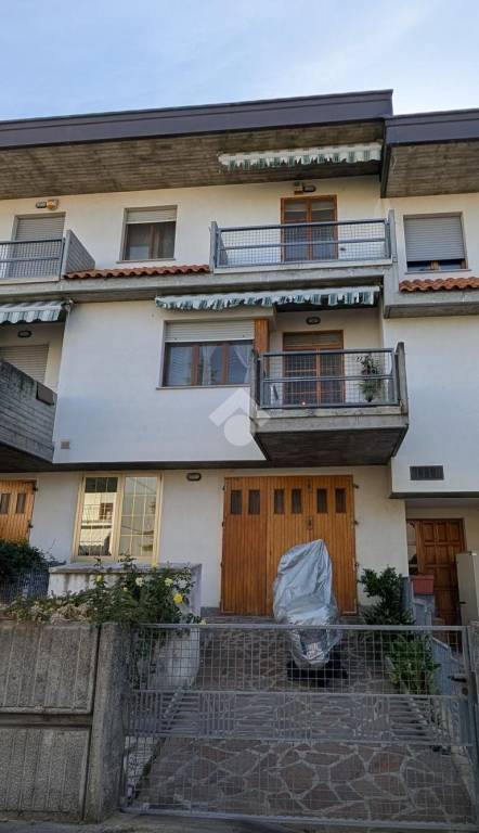casa indipendente in vendita a Coriano in zona Cerasolo
