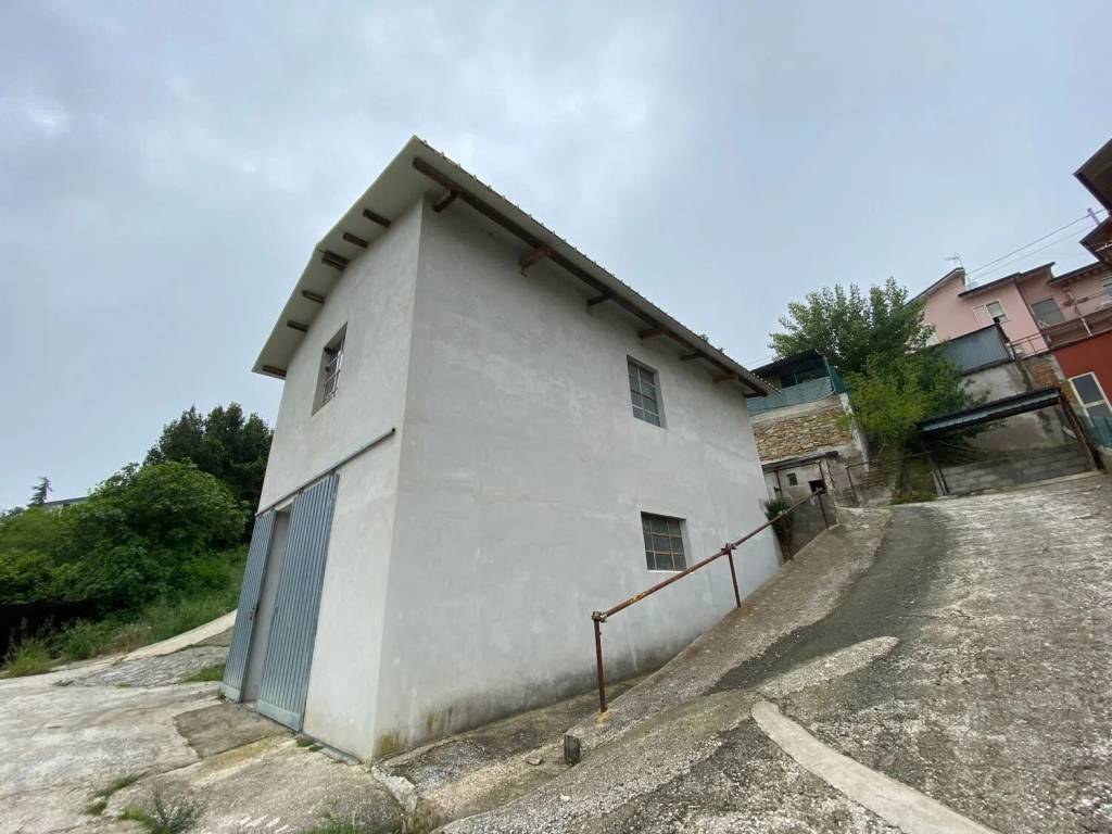 locale commerciale in vendita a Gemmano in zona Zollara