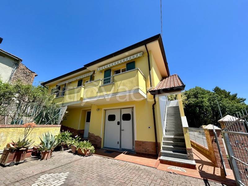 casa indipendente in vendita a Gemmano in zona Villa.