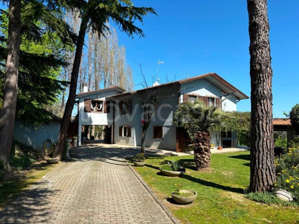 casa indipendente in vendita a Gemmano in zona Villa.
