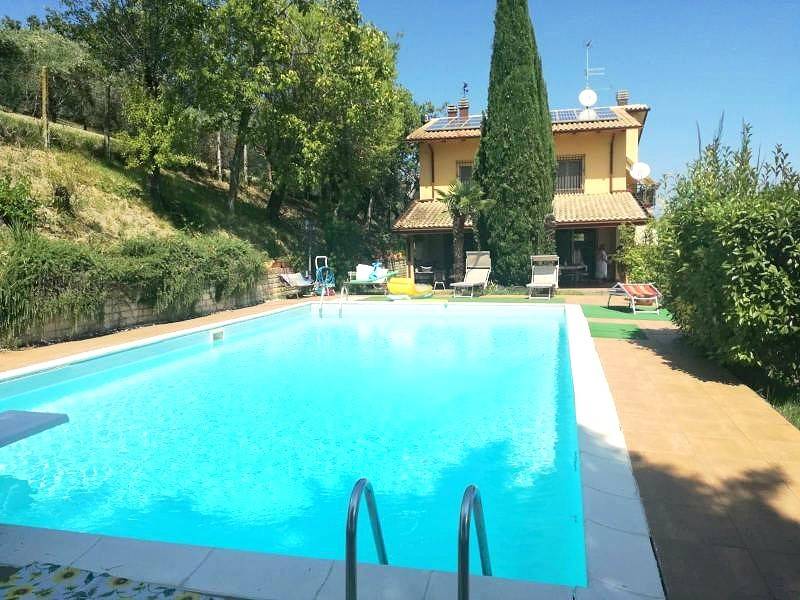 casa indipendente in vendita a Gemmano in zona Villa.