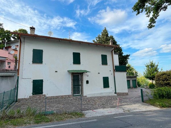 casa indipendente in vendita a Gemmano