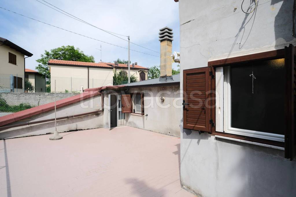 casa indipendente in vendita a Gemmano