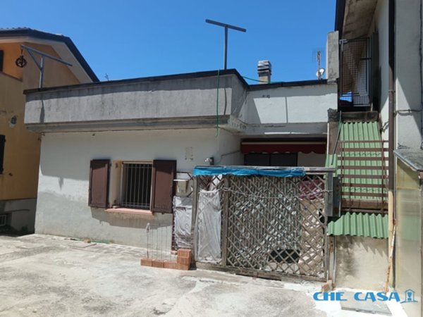 casa semindipendente in vendita a Gemmano in zona Marazzano