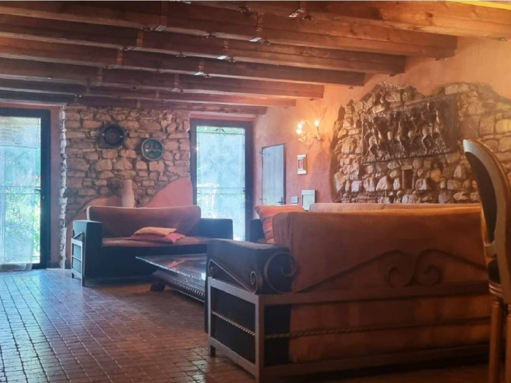 casa indipendente in vendita a Gemmano