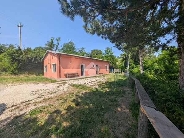 casa indipendente in vendita a Gemmano in zona Onferno