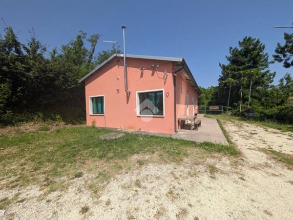 casa indipendente in vendita a Gemmano in zona Onferno