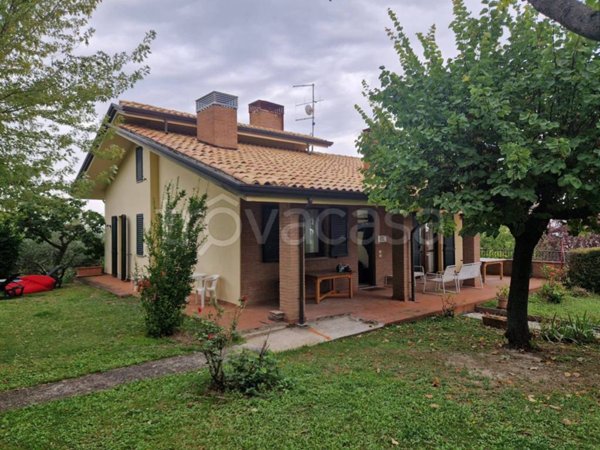 casa indipendente in vendita a Gemmano in zona Villa.