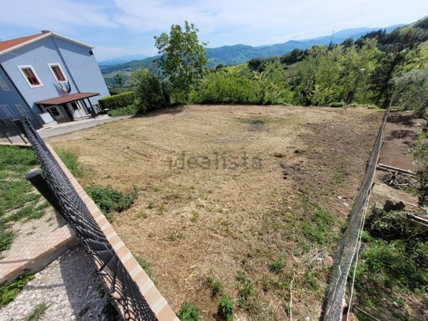 terreno edificabile in vendita a Gemmano