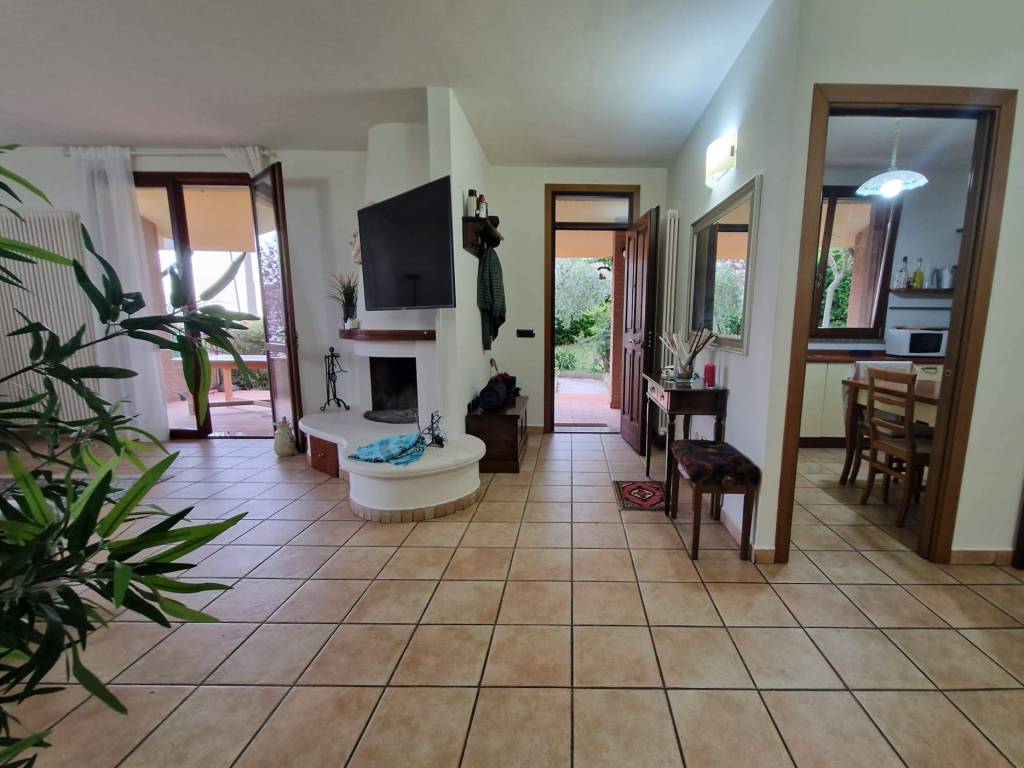 casa indipendente in vendita a Gemmano in zona Villa.