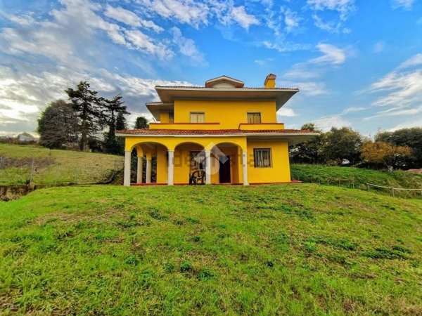 casa indipendente in vendita a Gemmano in zona Villa.