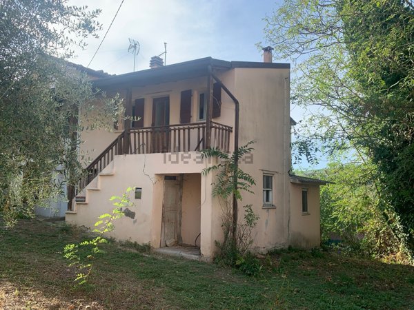 casa indipendente in vendita a Gemmano