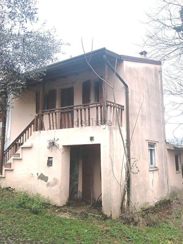 casa indipendente in vendita a Gemmano in zona Onferno